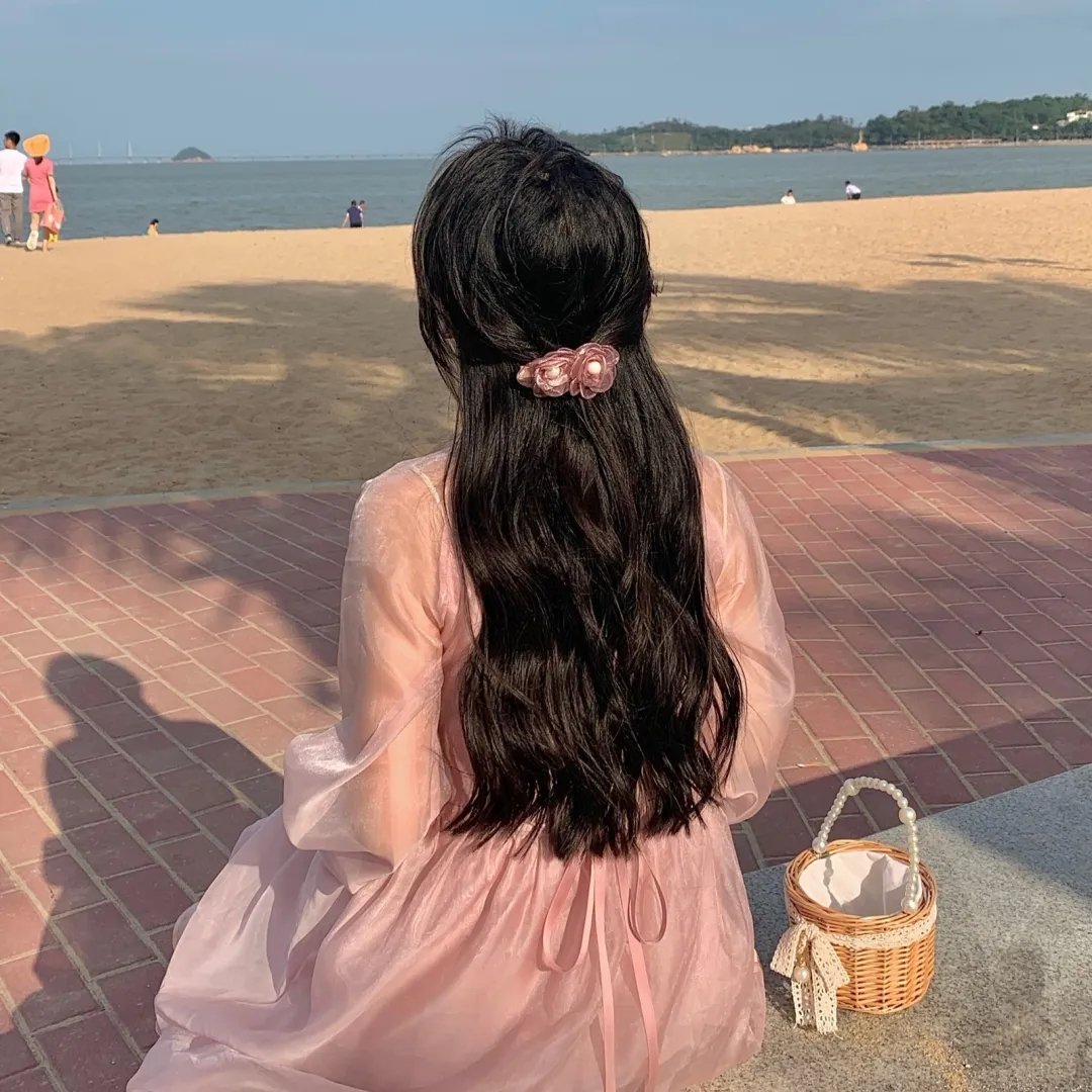 沼泽深处的女孩